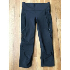 Lululemon Home Stretch Crop 19” Medium Rise Size 4